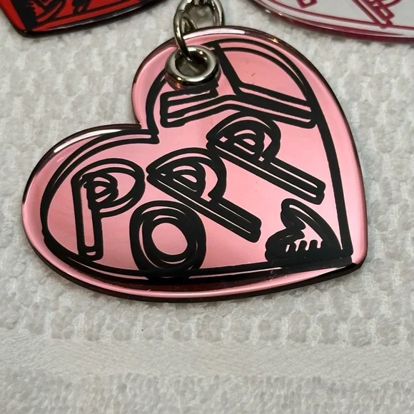 NWOT Coach poppy keychain/bag-charm Red heart Shaped Charms Pink, Red, White - Picture 4 of 12